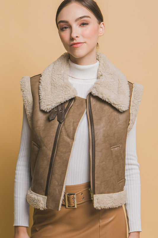 CHALECO CAFÉ CON BORREGA