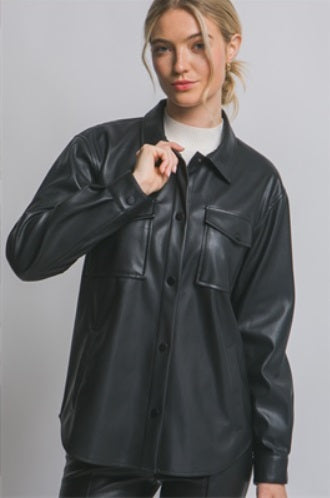CAMISOLA DE PIEL SINTÉTICA CON BOTONES NEGRA