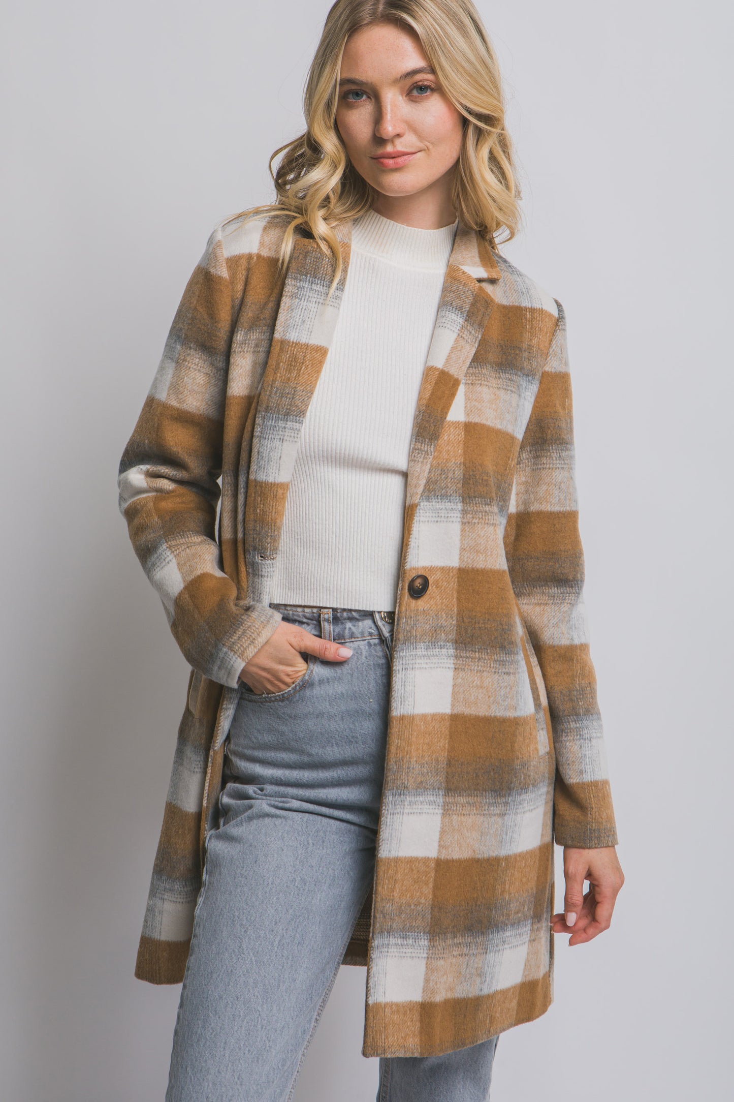 ABRIGO CUADRADO CAMEL